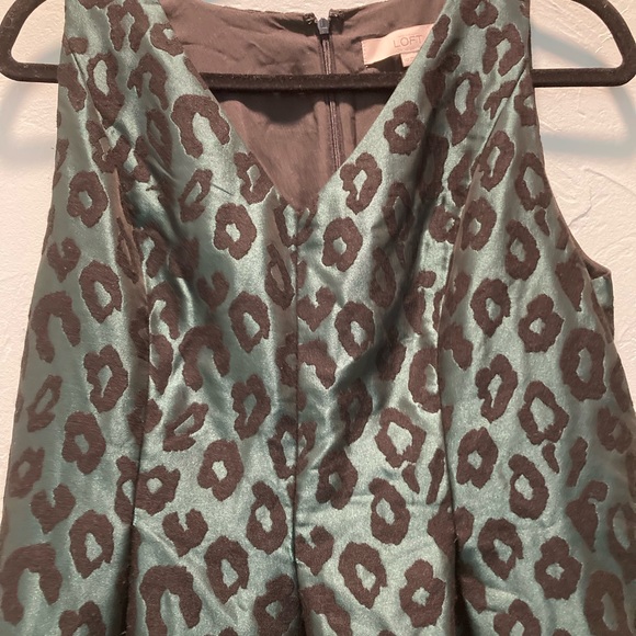 Ann Taylor Loft
14P - Picture 3 of 6